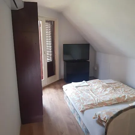 Takacs Apartman Apartmán *