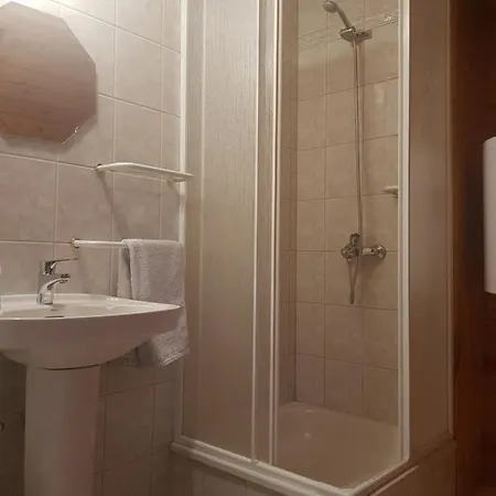 Takacs Apartman Vonyarcvashegy